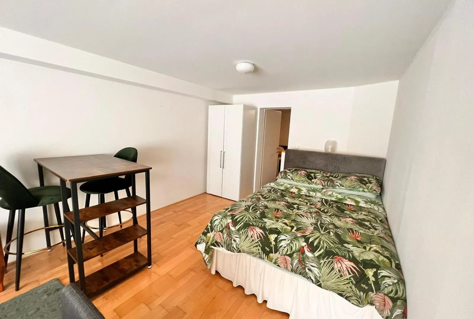 Lejlighed Studio 57 - Two Bus Stops Or 15 Minutes Walking Distance To Esc Event Basel