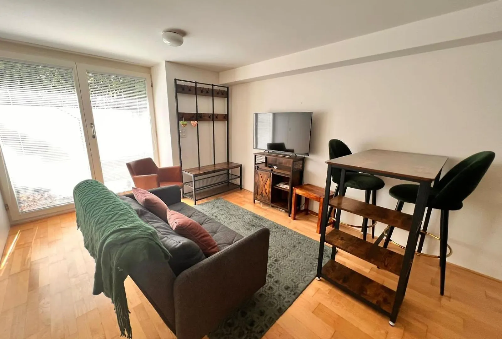 Studio 57 - Two Bus Stops Or 15 Minutes Walking Distance To Esc Event Basel Schweiz